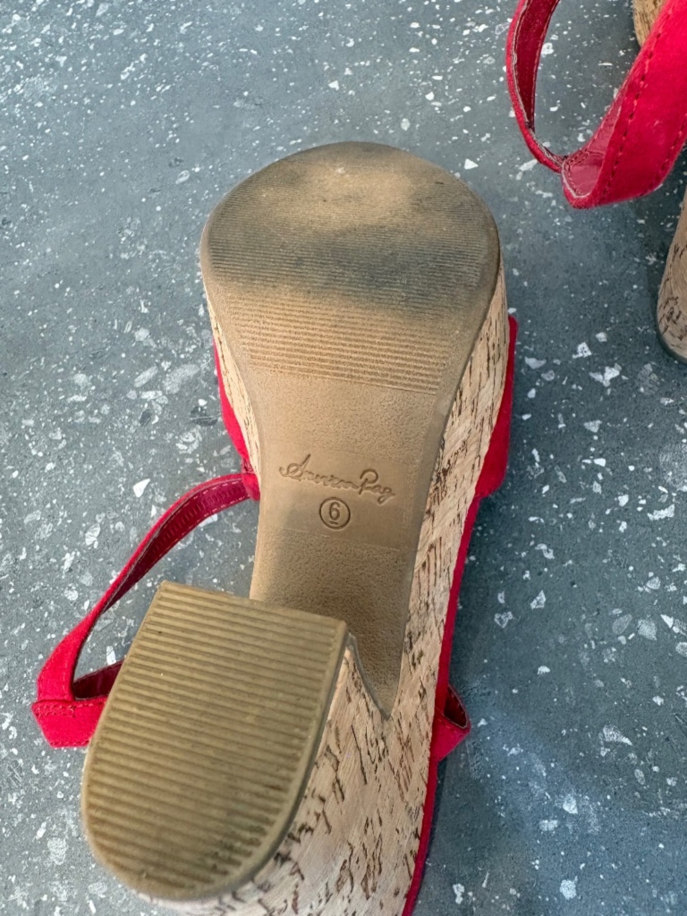Red platform sandal - Picture 4 of 4